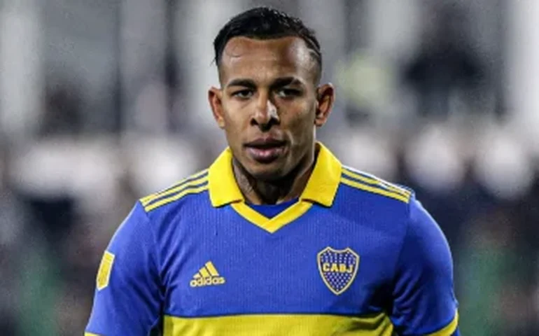 Flamengo e Grêmio disputam contratação de Sebastián Villa, destaque do futebol argentino