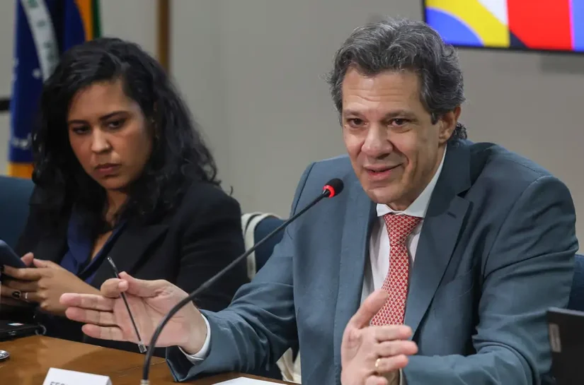 Haddad pede que Congresso enfrente problema dos supersalários