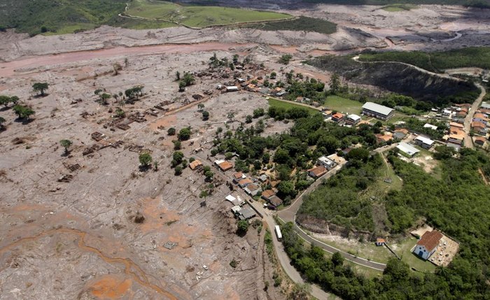 Tragédia de Mariana: lama que arrasou rios ameaça o ecossistema marinho Tragédia de Mariana: lama que arrasou rios ameaça o ecossistema marinho