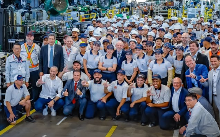 Apoio dos sindicatos à isenção do IR marca passagem de Lula por fábrica da Toyota em Sorocaba -