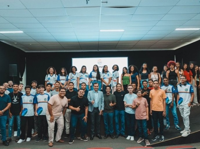 Jovens de Campo Alegre participaram da aula inaugural do Programa Aprendiz Digital em Maceió