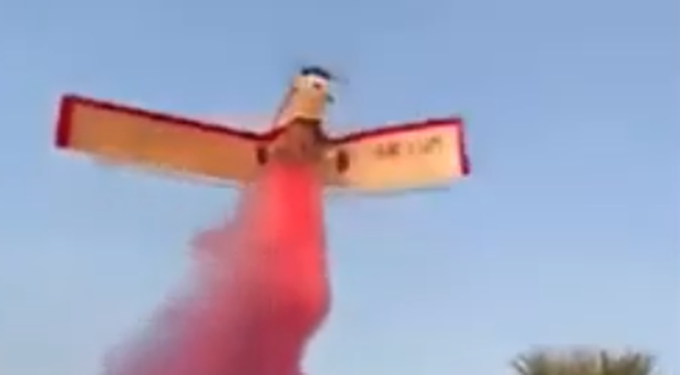 Avião parte ao meio