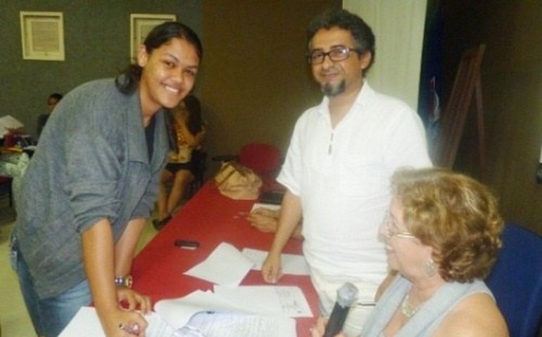 Estudantes da Uneal comemoram aprovação no Exame da OAB