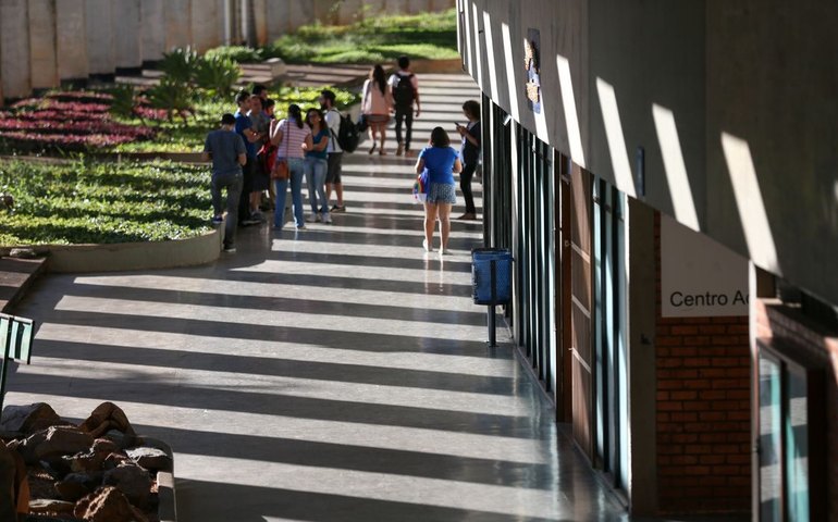 UnB lança portal para mapear literatura brasileira