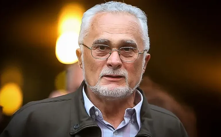 José Genoíno é submetido a cirurgia para retirada de tumor e está internado em hospital em SP