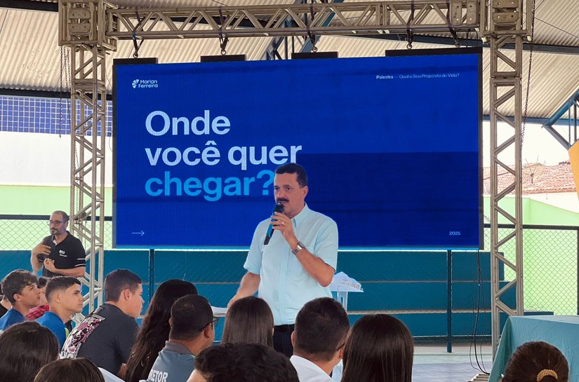 Palestra motivacional inspira alunos do 9º ano da rede municipal de Limoeiro de Anadia