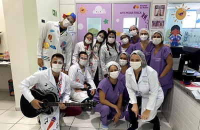 Pacientes do Hospital da Mulher recebem visita de palhaços do Projeto Sorriso de Plantão