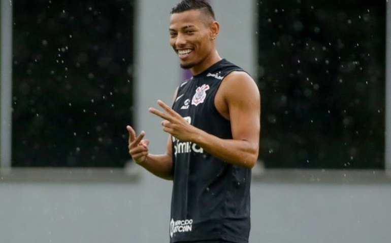 Ruan Oliveira renova com Corinthians até dezembro e vira opção para vaga de Renato Augusto