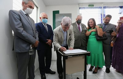 Governador Klever Loureiro doa ao Judiciário imóvel no Centro de Maceió