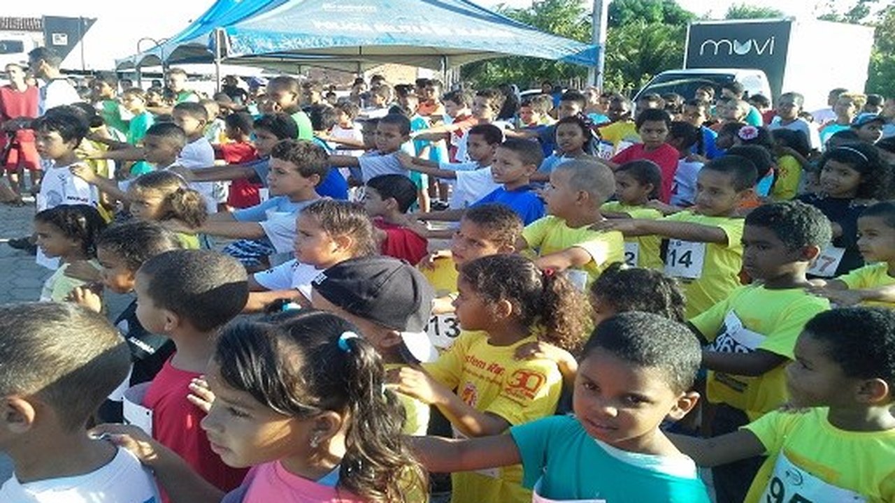 Projeto Maratoninha de Base leva lazer a crianças no Complexo Benedito Bentes