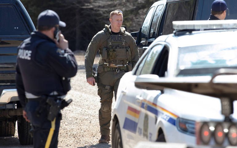 Polícia do Canadá pede desculpas por demora em acusar jogadores da principal liga de hóquei dos EUA suspeitos de estupro coletivo