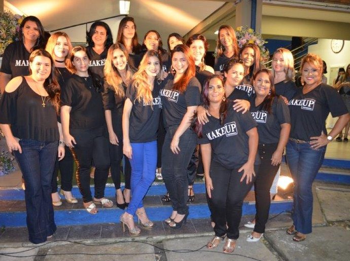 Alunas do Senac promovem desfile de noivas na Unidade Poço