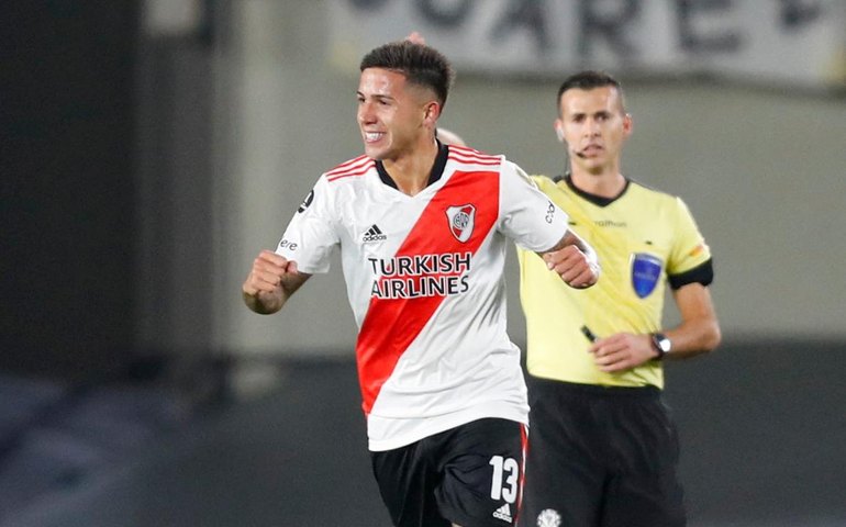 Enzo Fernández coroa ano mágico após carta para Messi e destaque da Argentina