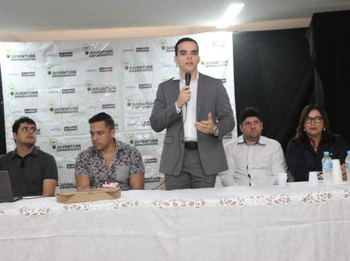 Arapiraca: concluintes do curso Juventude Empreendedora são certificados