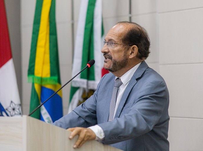 Vereador Dr. Cleber Costa apresenta diversas indicações na Câmara Municipal de Maceió