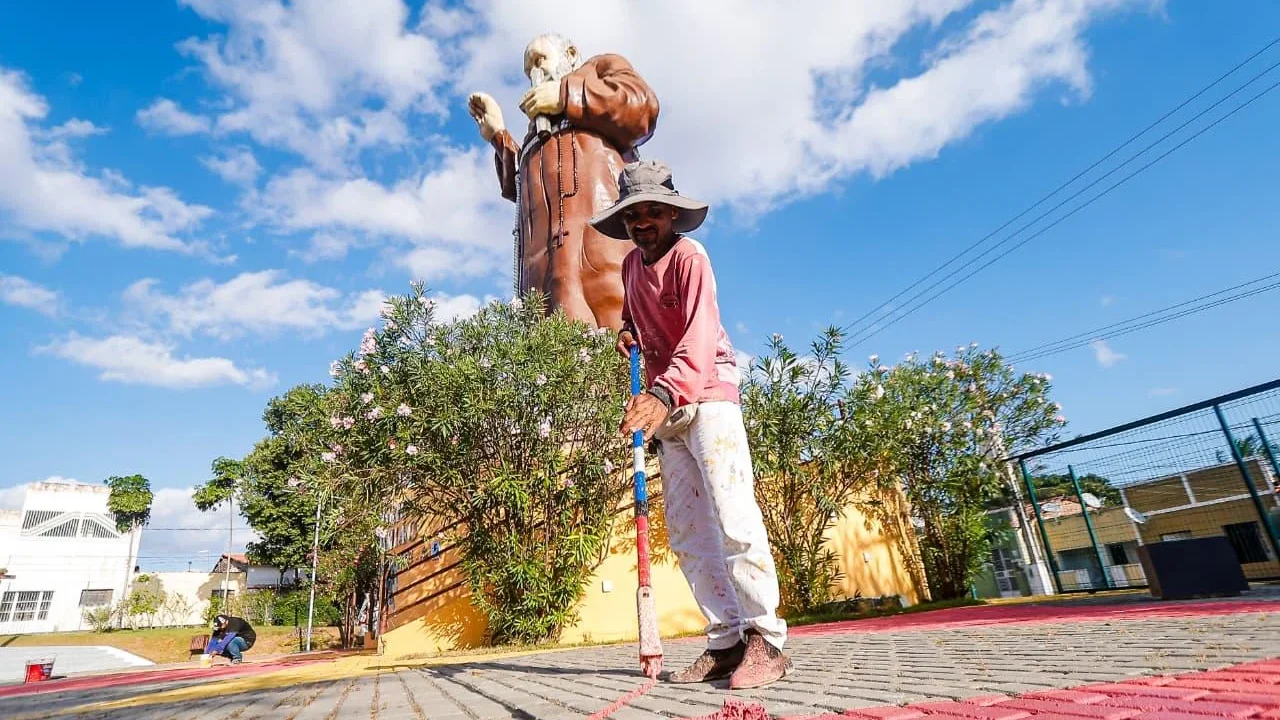 Palmeira dos Índios intensifica obras em Canafístula para receber romeiros nas Santas Missões de Frei Damião