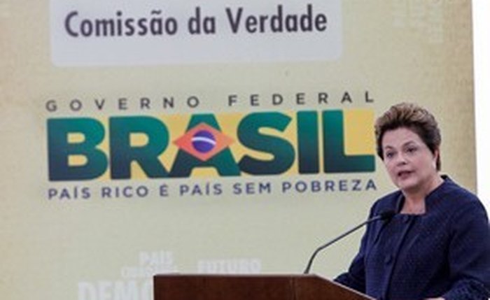 Jornais mostram detalhes de tortura sofrida por Dilma em Minas Gerais