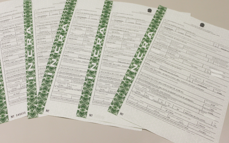 Terras: Governo entrega 1,5 mil títulos de propriedade para famílias assentadas em Mato Grosso