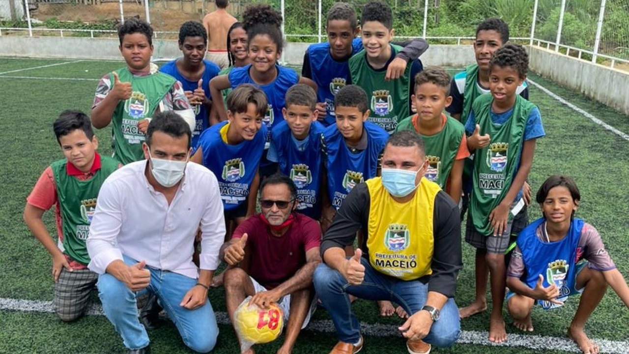 Pilar encerra mês das crianças com novo passeio a parque aquático