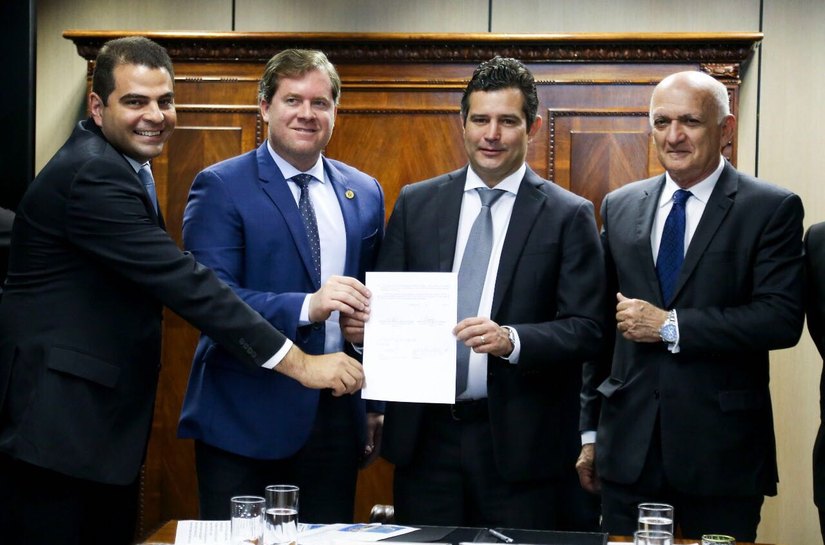 Quintella e Beltrão assinam contrato para a dragagem do Porto de Maceió