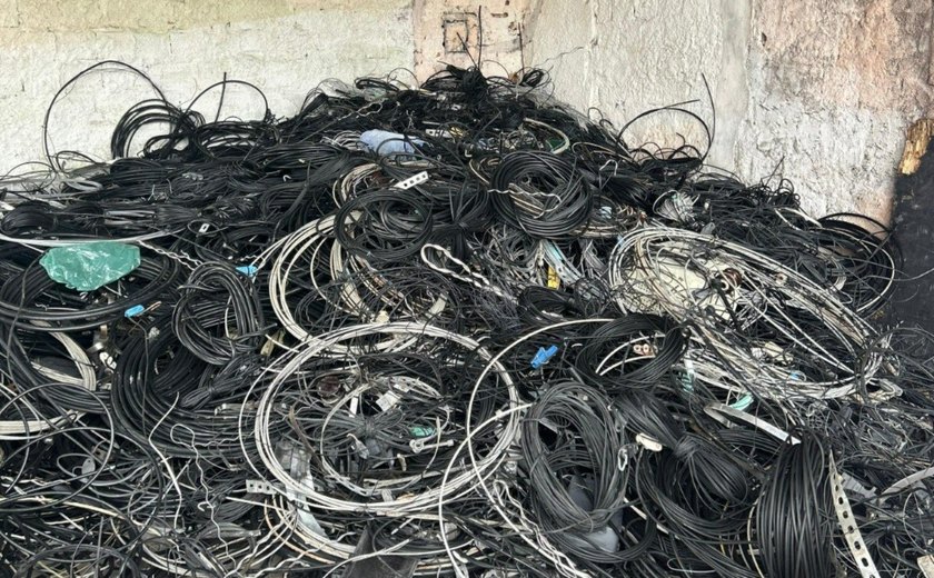 Rede Limpa: projeto alcança 80 toneladas de fiação obsoleta retiradas dos postes de Maceió