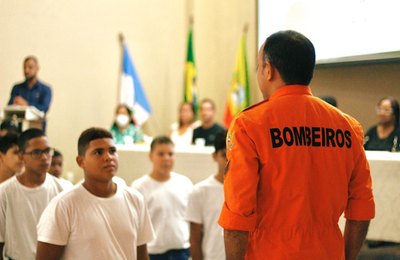 Com participação de 50 alunos, projeto Bombeiros Mirins é lançado no Pilar