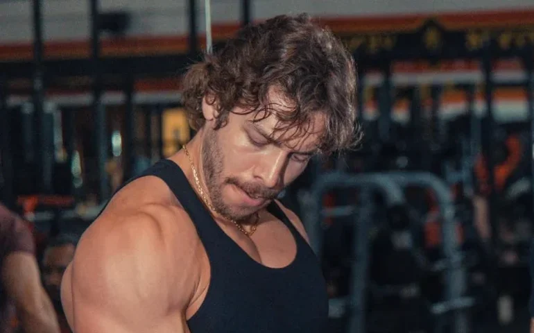 Quem é Joseph Baena, filho de Arnold Schwarzenegger que se profissionalizou como fisiculturista