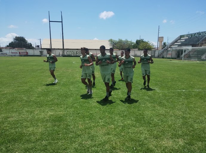 Após anunciar o nome do novo comandante técnico, presidente do Coruripe vai ao mercado em busca de reforços