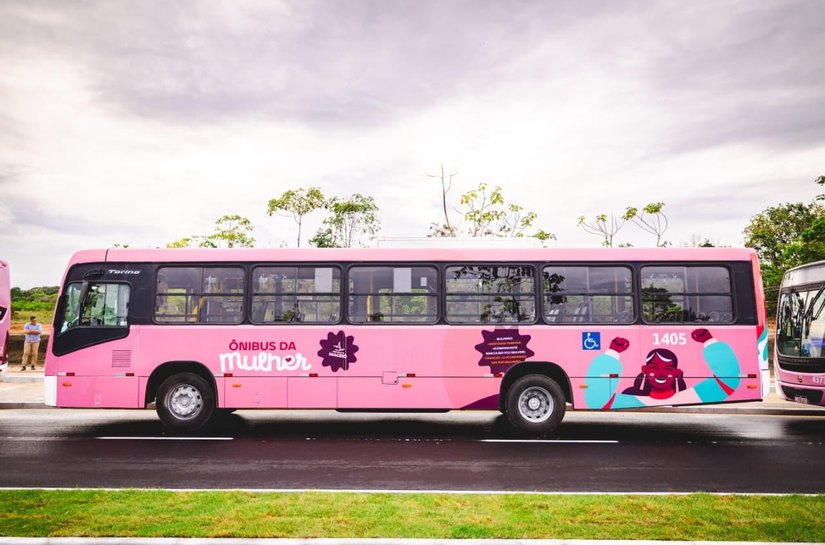 Ônibus da Mulher começa a circular nesta segunda ampliando segurança para passageiras em Maceió