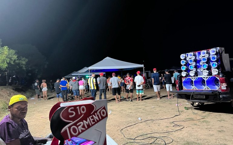 Juventude se frustra com proibição de paredões de som nas prévias carnavalescas em Palmeira