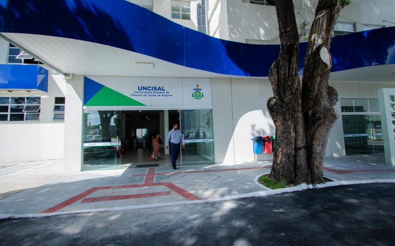 Uncisal lança edital com 400 vagas para Programa de Permanência Universitária