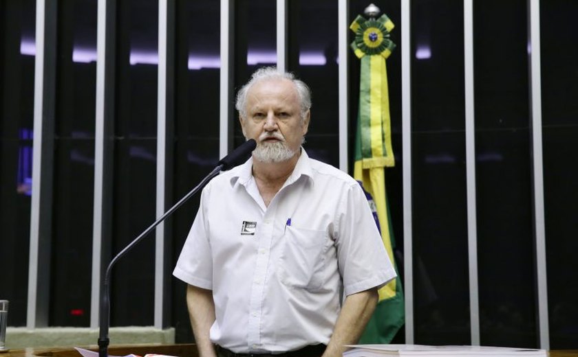 Homenagem a líder do MST segue após tentativa de deputados da direita de revogar medalha