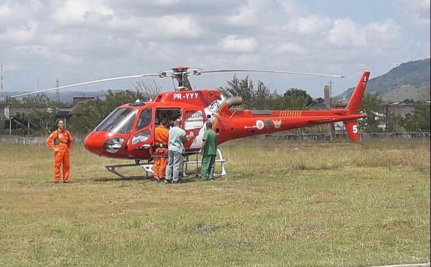 Paciente com queimaduras é trasferido de helicóptero para o HGE