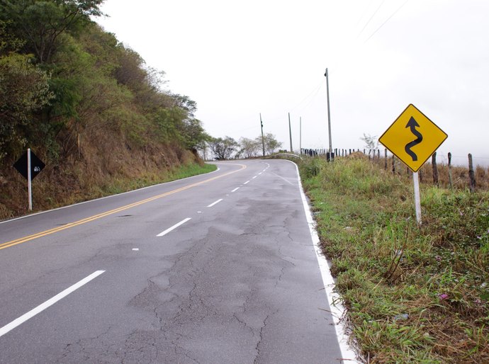 Governador Paulo Dantas atende solicitação de Tia Júlia e reforça sinalização na Serra das Pias
