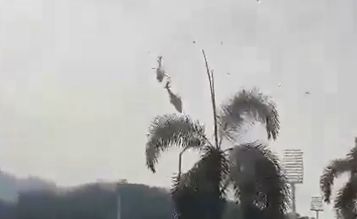 Pessoas registraram o momento em que helicópteros se chocaram no ar