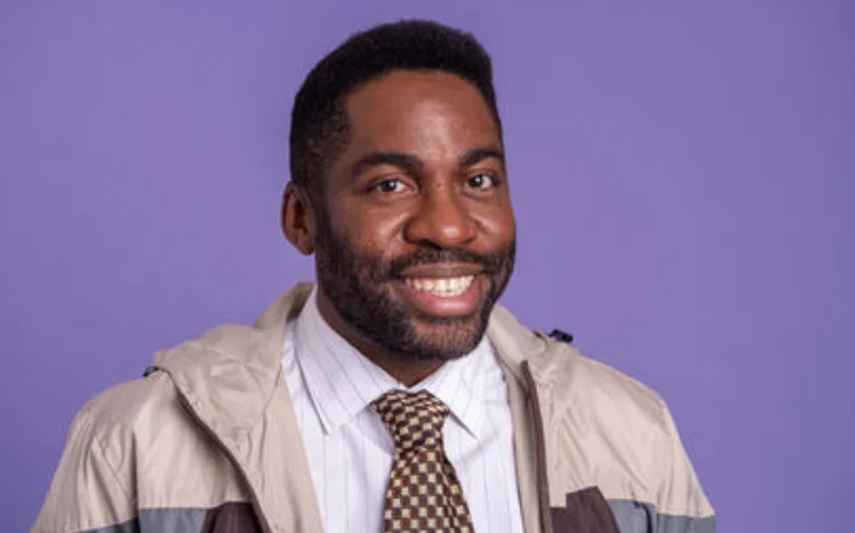 Lázaro Ramos recebe alta de hospital após internação por estafa