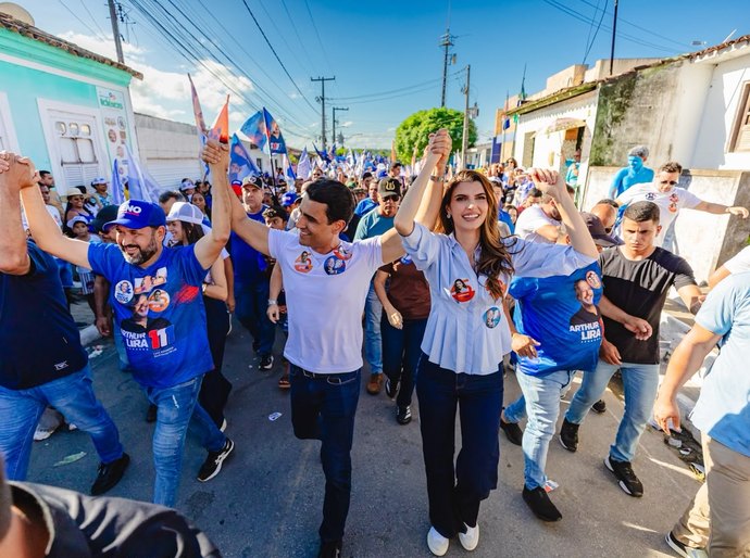 JHC reúne multidão em Santa Luzia do Norte e diz que vai governar para todos os alagoanos