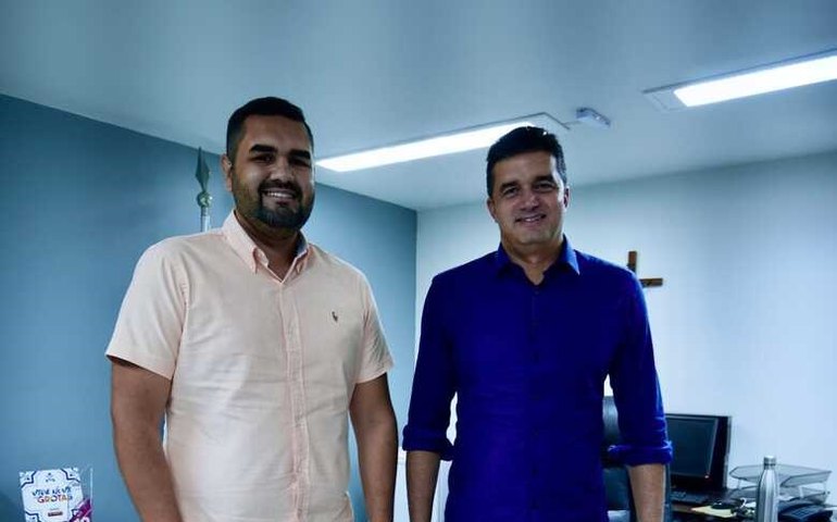 Secretário de Infraestrutura recebe prefeito de Piranhas para discutir obras no município