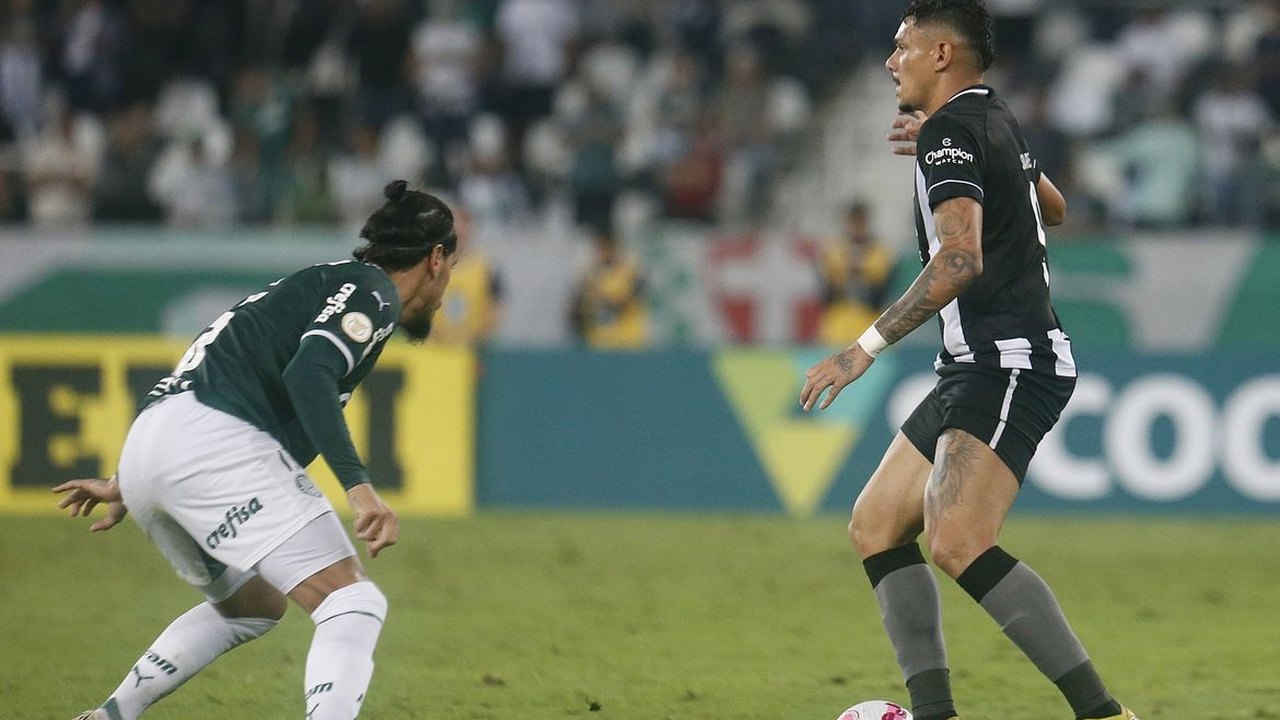 Líderes do Brasileirão, Botafogo e Palmeiras terminam setembro com apenas um gol marcado