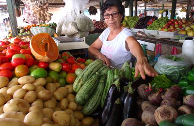 É dia de feira: três décadas da banca da dona Marta