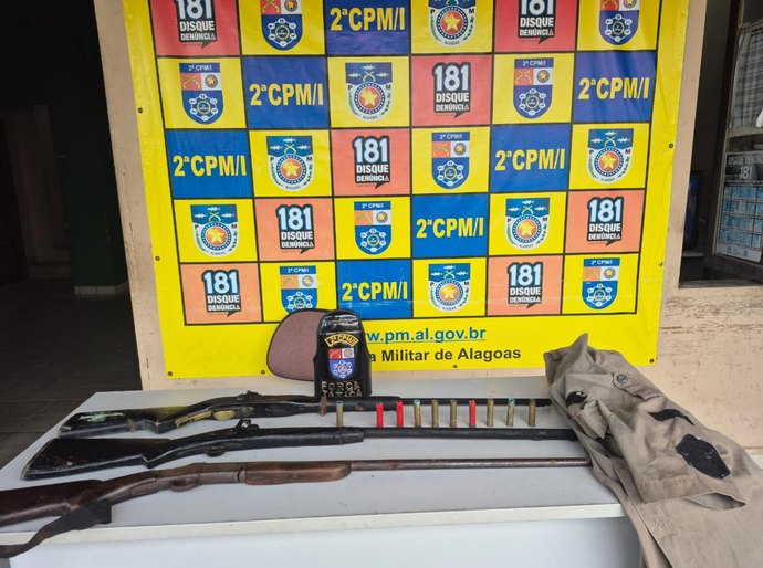 Polícia Militar apreende armas de fogo e munições em acampamento clandestino de caça