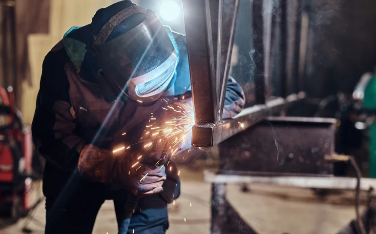 Dia do Serralheiro destaca profissionais  essenciais para a construção e a indústria