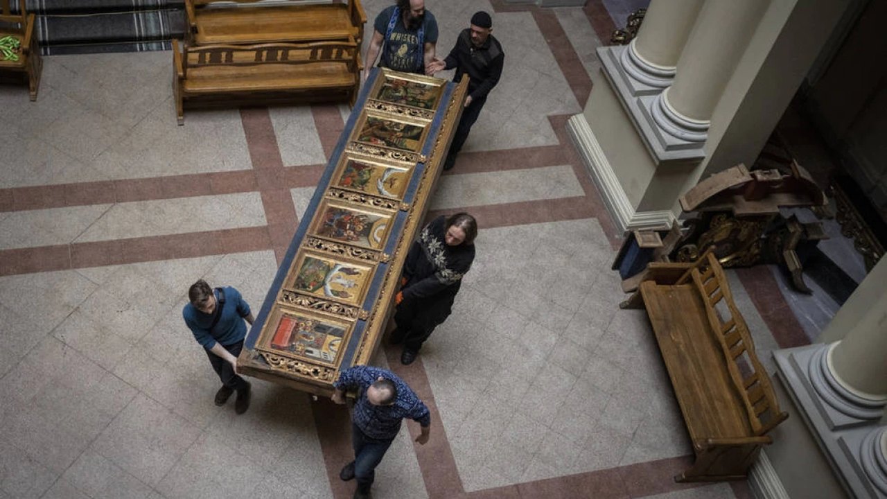 Maior museu da Ucrânia corre para proteger acervo durante guerra