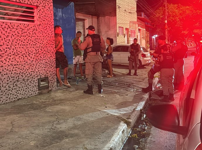 Segurança Pública prende três pessoas após flagrar adolescentes ingerindo bebida alcoólica no Trapiche