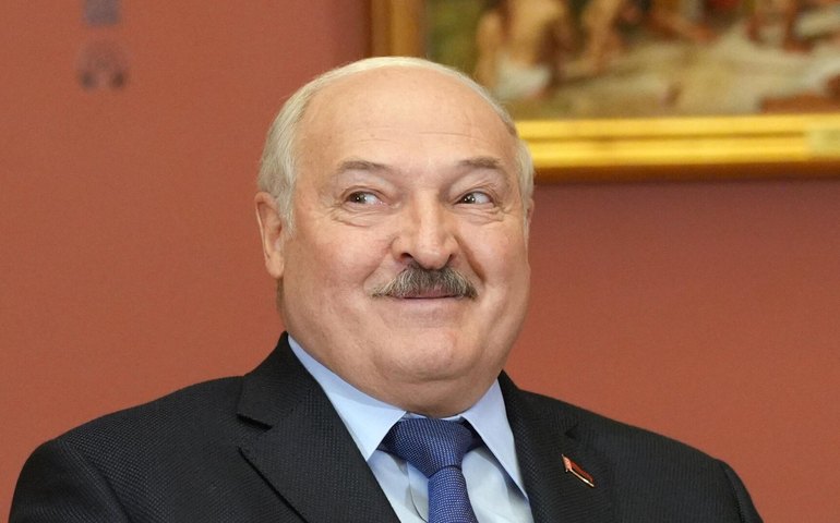 Lukashenko é reeleito presidente de Belarus com mais de 86% dos votos
