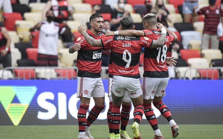 Com ‘dois times titulares’, Flamengo volta a sonhar em vencer ‘tudo’