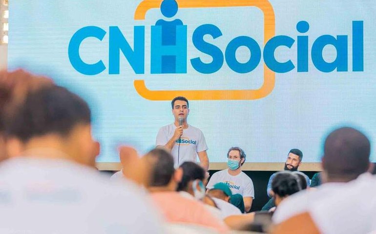 Prefeito de Maceió, JHC, lança programa CNH social