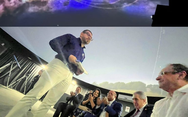 Prefeito Luciano inaugura novo projetor digital no Planetário de Arapiraca