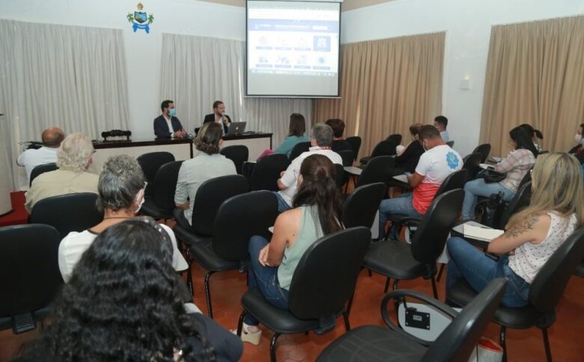 Controladoria Geral da Prefeitura de Penedo orienta secretarias sobre norma do TCE