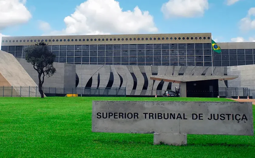 STJ retira 15 réus de ação de improbidade ligada ao Mensalão